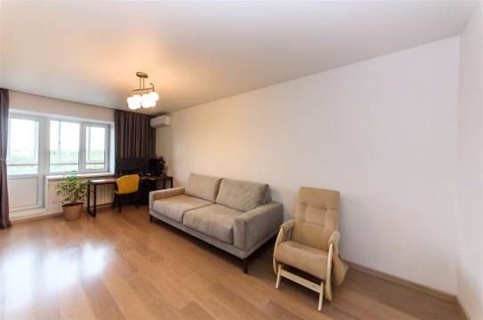 2-к квартира, 10/10 эт., 66м²